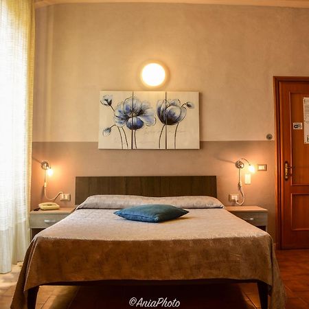 Albergo Florida טאג'ה מראה חיצוני תמונה